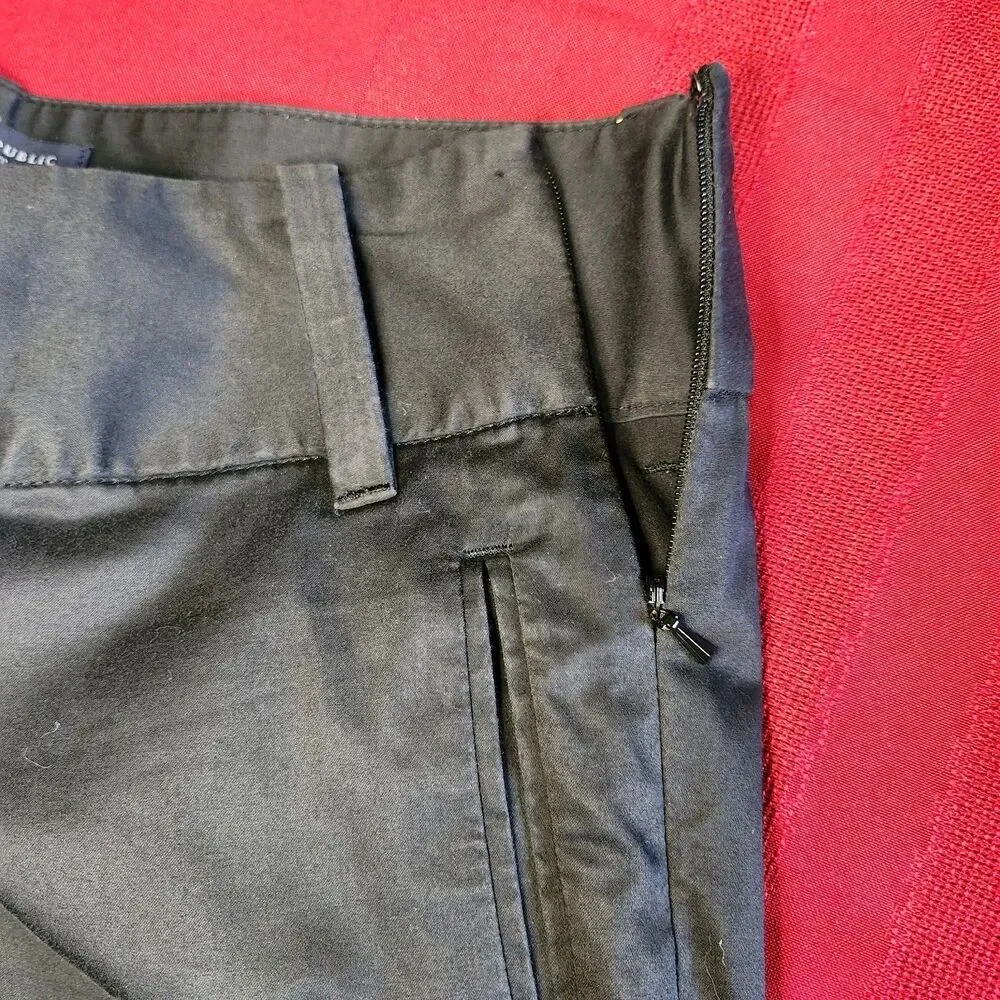 Banana Republic Women’s Capri, Stretch, Martin Fit. Black , Size 4